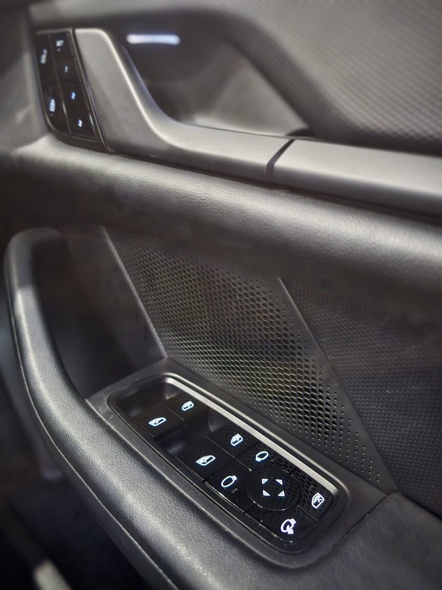 Used Porsche Taycan 2020 for sale - 78131607: Photo 32