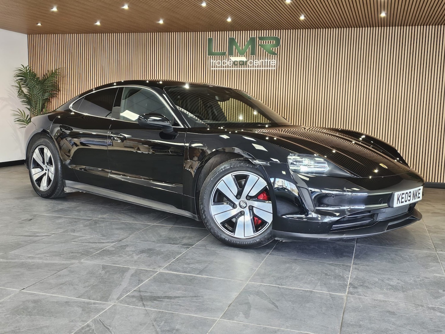 Used Porsche Taycan 2020 for sale - 78131607: Photo 4