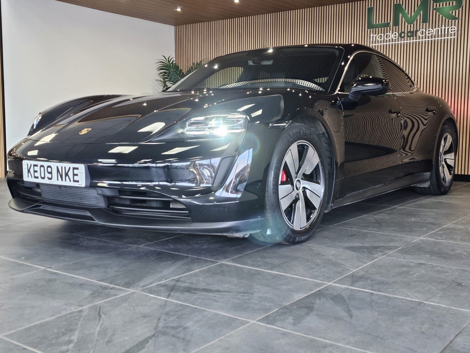 Used Porsche Taycan 2020 for sale - 78131607: Photo 6