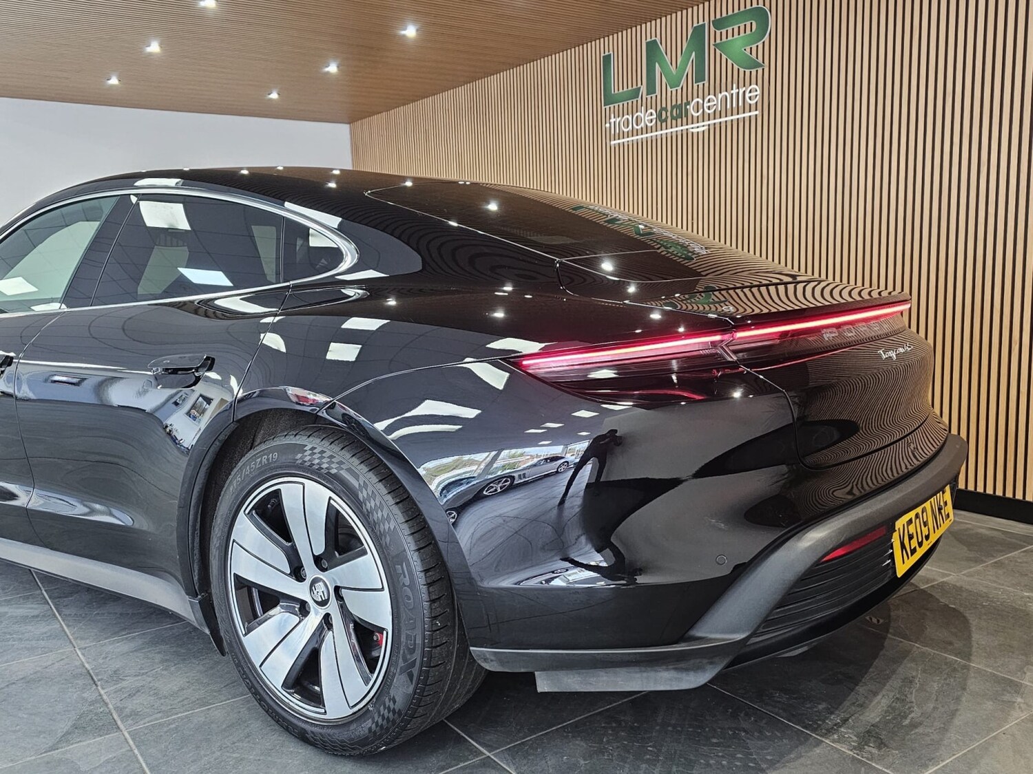 Used Porsche Taycan 2020 for sale - 78131607: Photo 9