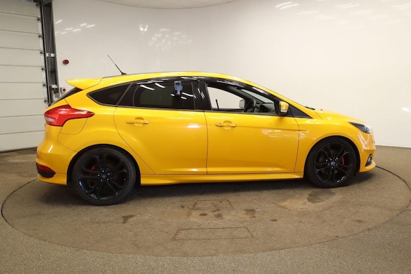 Used Ford Focus 2015 for sale - 76225293: Photo 4