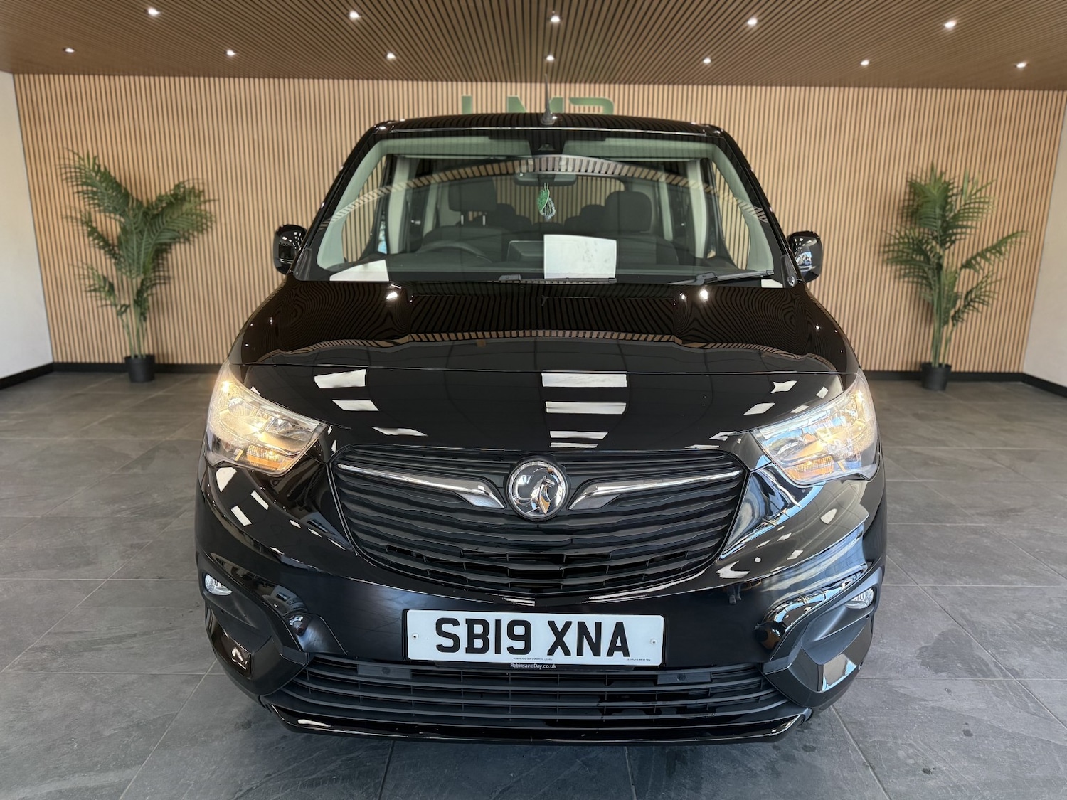 Used Vauxhall Combo Life 2019 for sale - 76699298: Photo 3