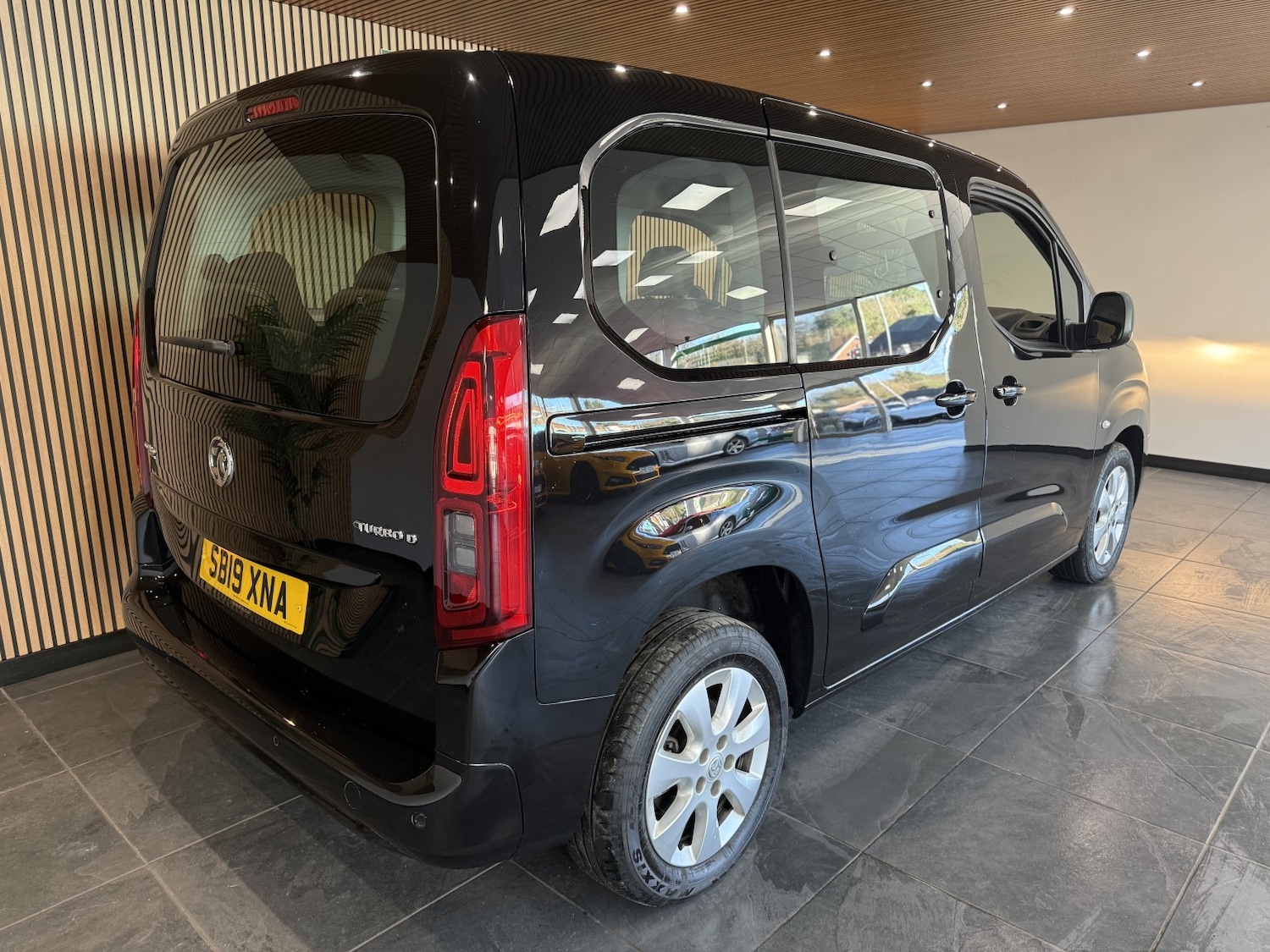 Used Vauxhall Combo Life 2019 for sale - 76699298: Photo 6