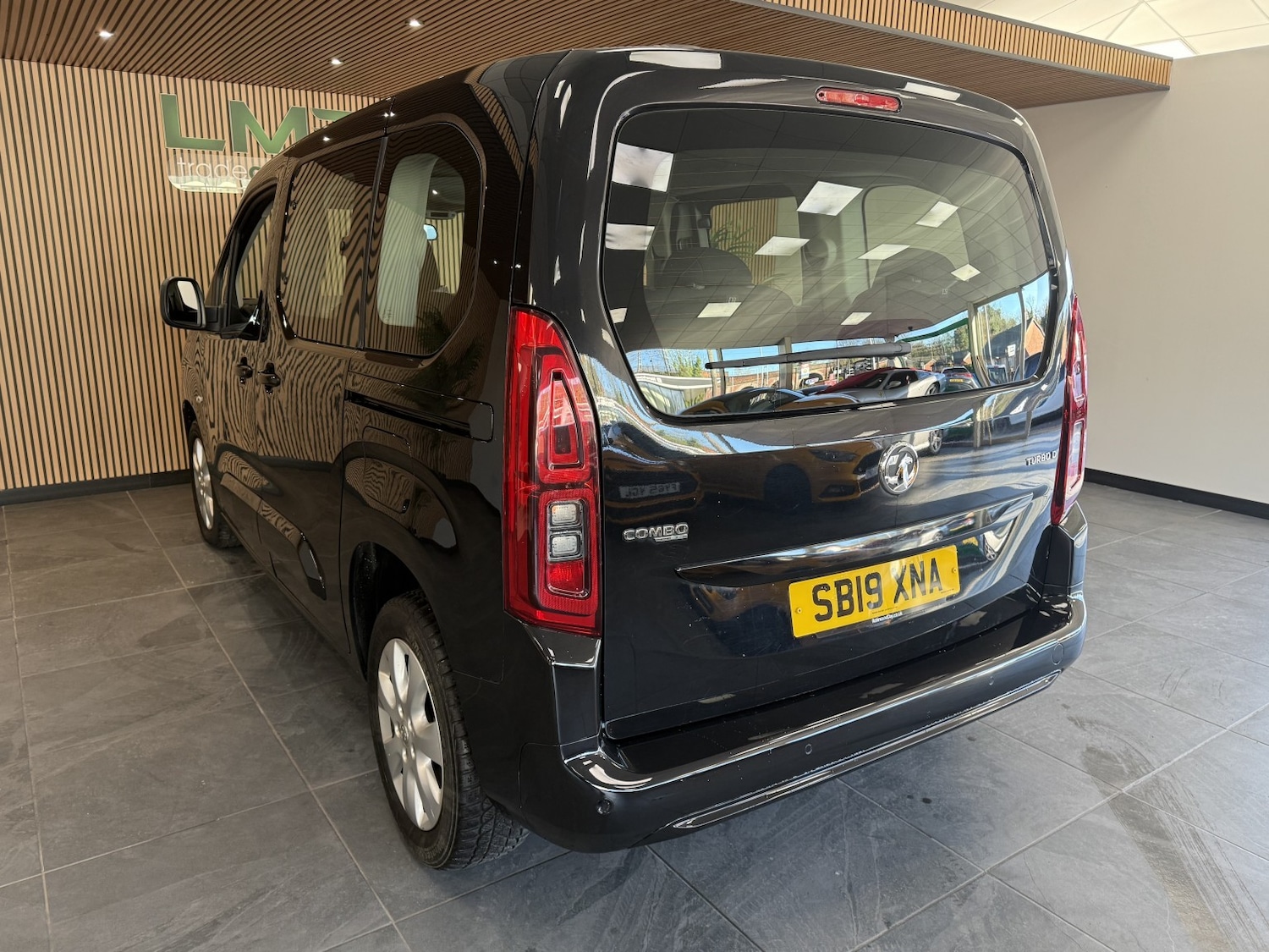Used Vauxhall Combo Life 2019 for sale - 76699298: Photo 7