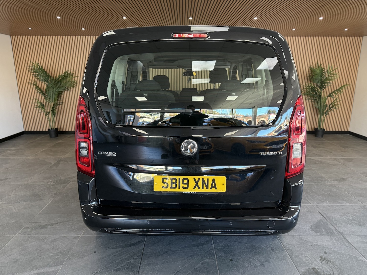 Used Vauxhall Combo Life 2019 for sale - 76699298: Photo 8