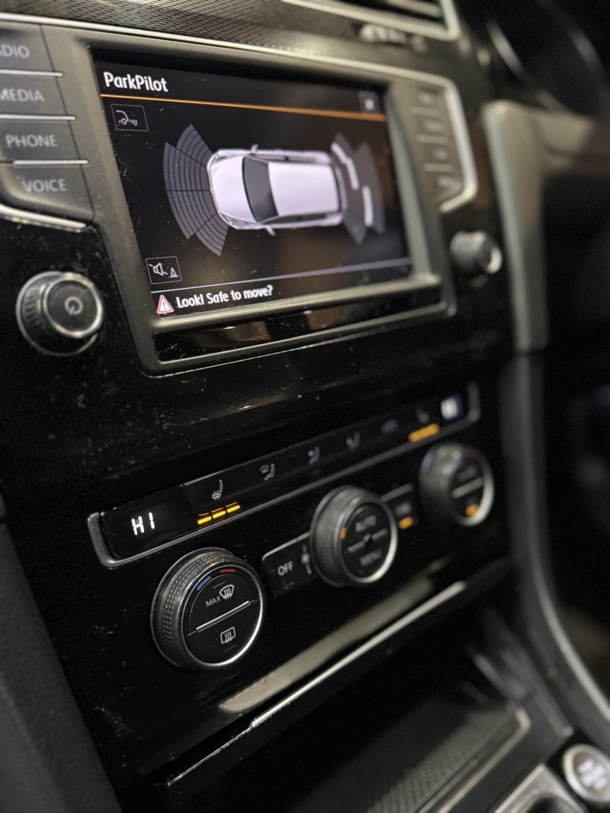 Used Volkswagen Golf 2016 for sale - 76769750: Photo 21