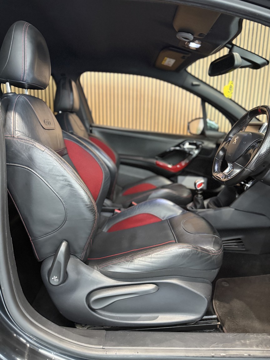 Used Peugeot 208 2013 for sale - 76799089: Photo 17