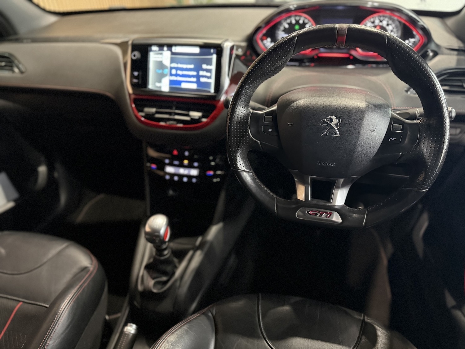 Used Peugeot 208 2013 for sale - 76799089: Photo 23