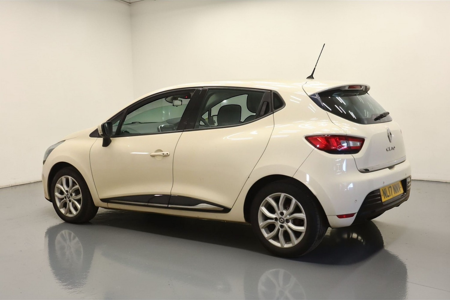 Used Renault Clio 2017 for sale - 77774731: Photo 4