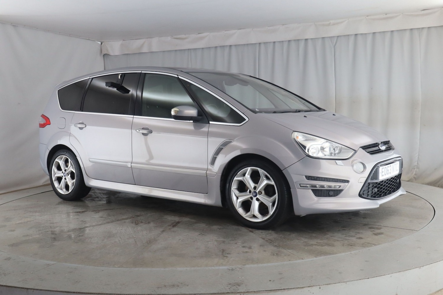 Used Ford S-Max 2013 for sale - 76536858: Photo 4