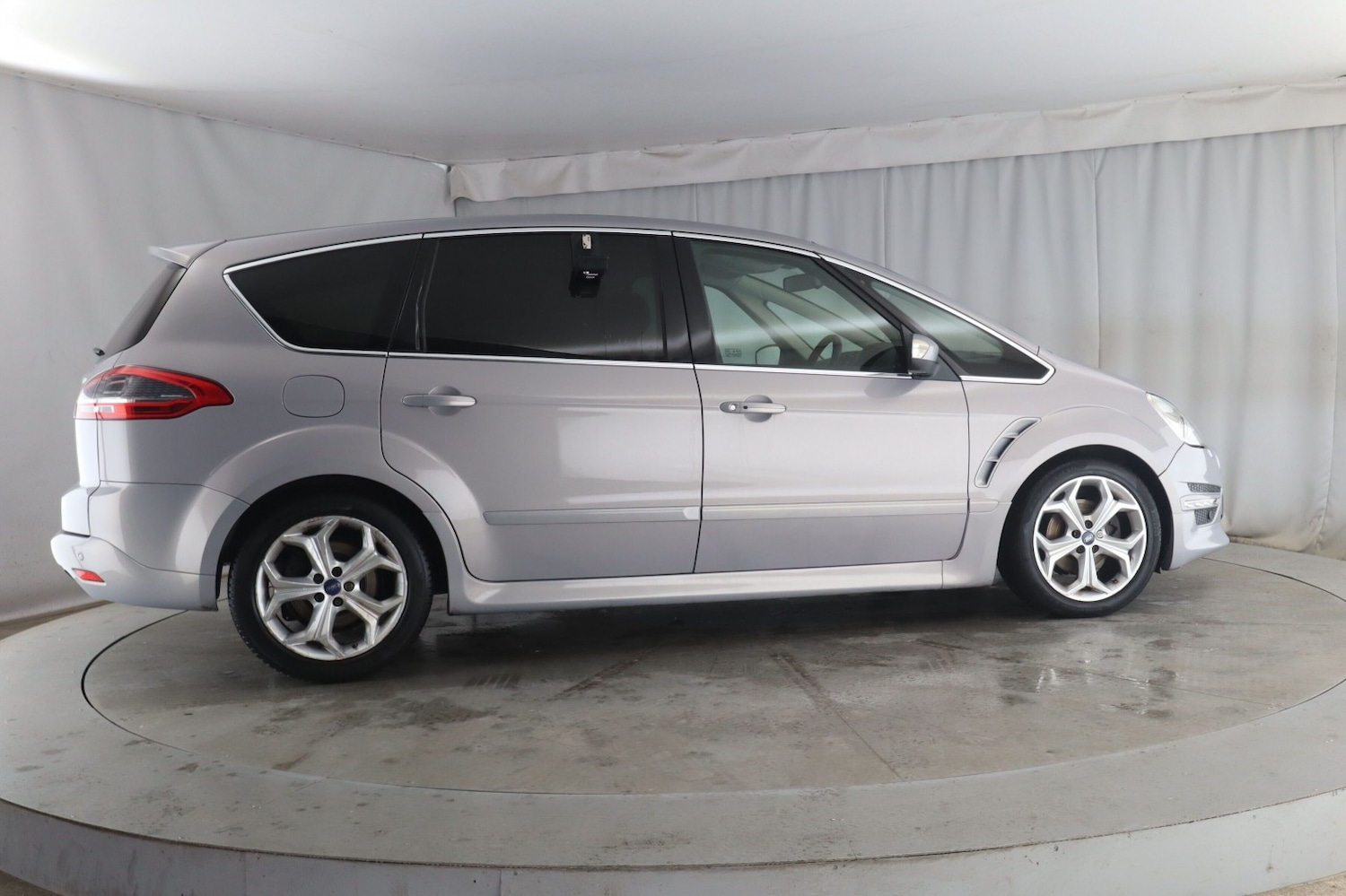 Used Ford S-Max 2013 for sale - 76536858: Photo 5