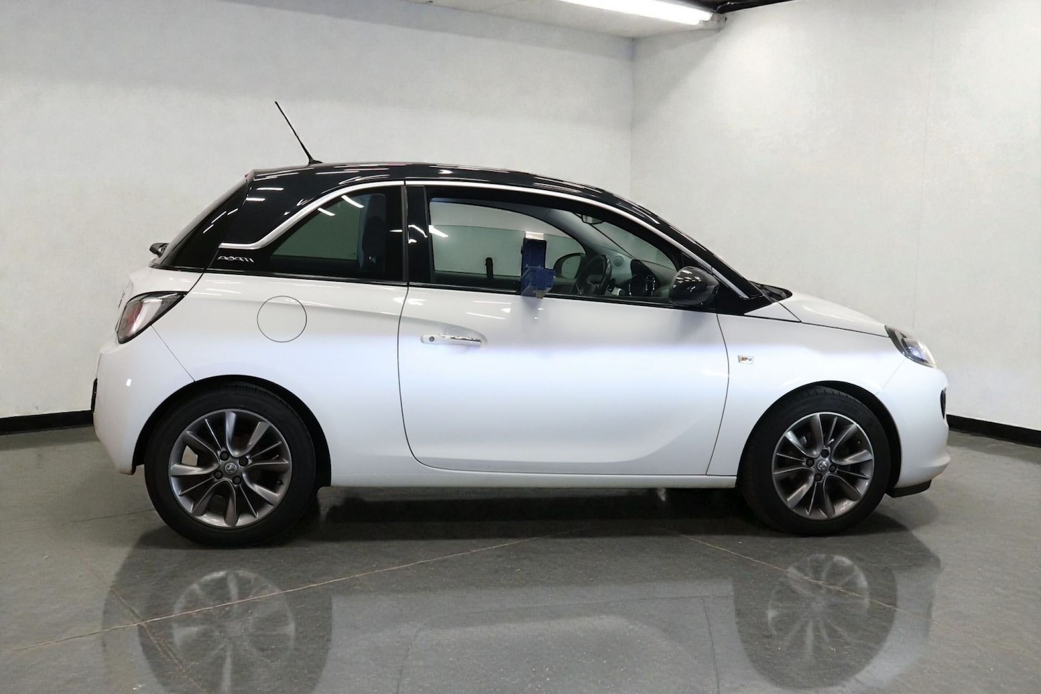 Used Vauxhall ADAM 2014 for sale - 77616404: Photo 7