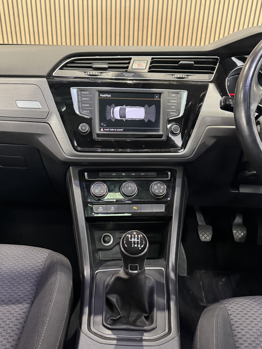 Used Volkswagen Touran 2016 for sale - 76391486: Photo 24