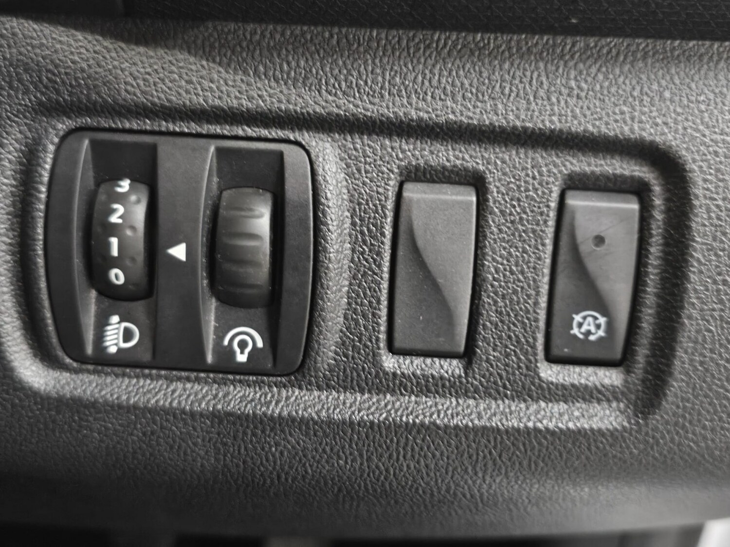 Used Renault Clio 2019 for sale - 76924503: Photo 26