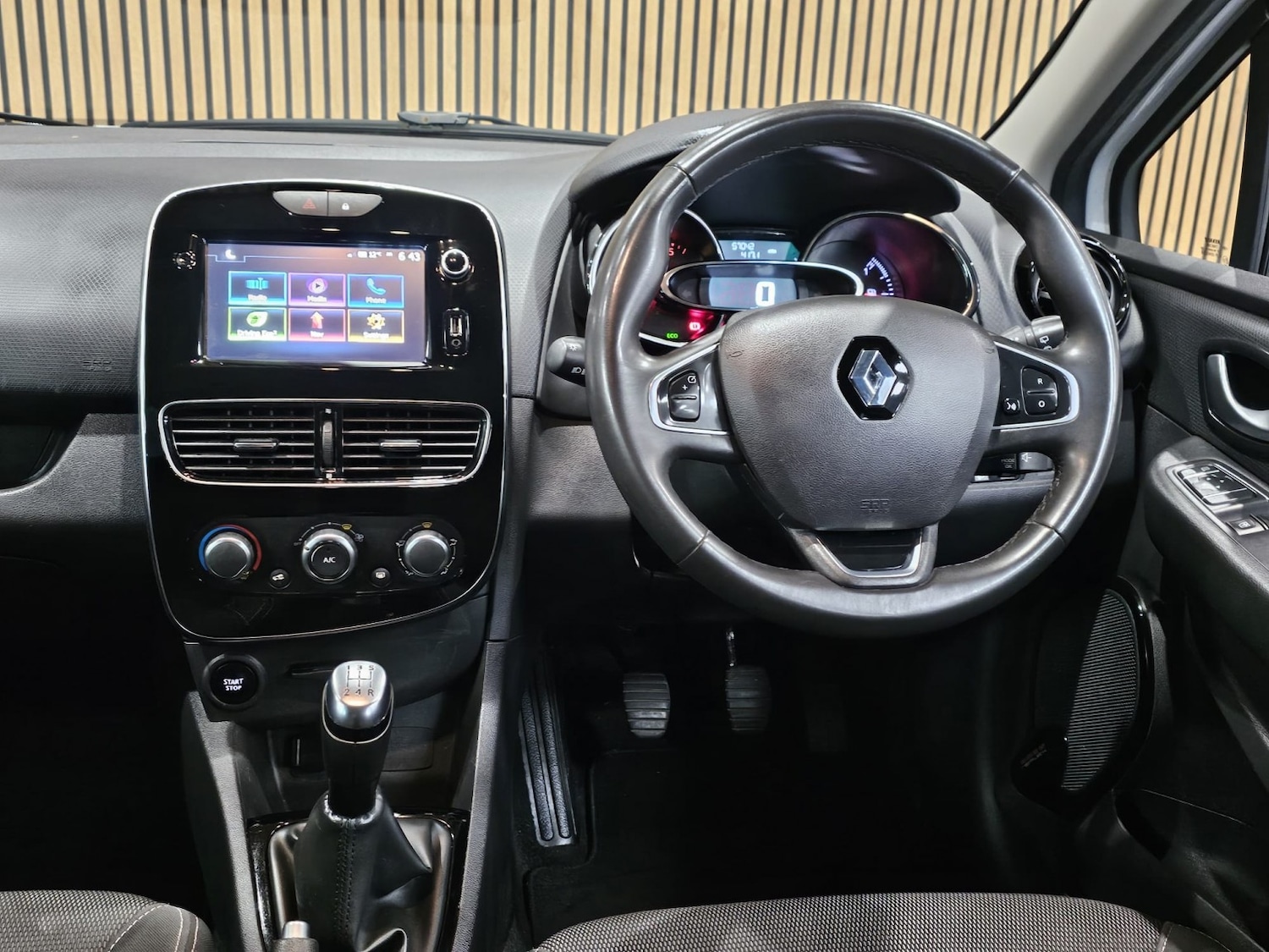 Used Renault Clio 2019 for sale - 76924503: Photo 29