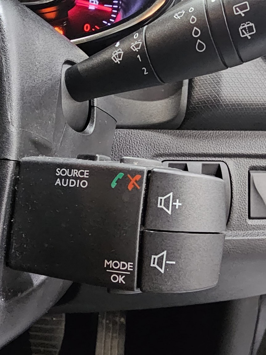 Used Renault Clio 2019 for sale - 76924503: Photo 35