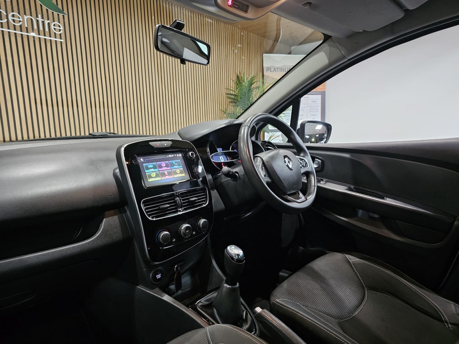 Used Renault Clio 2019 for sale - 76924503: Photo 37