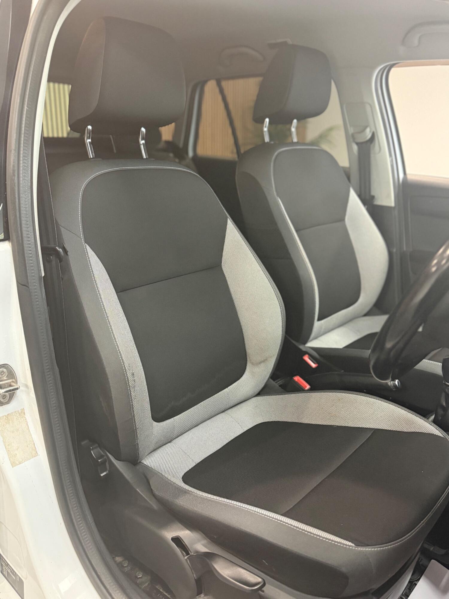 Used Skoda Fabia 2015 for sale - 76257658: Photo 15