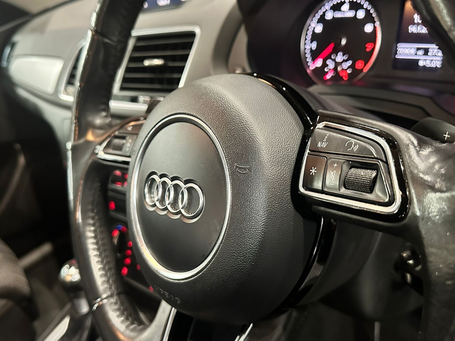 Used Audi Q3 2017 for sale - 77264362: Photo 23