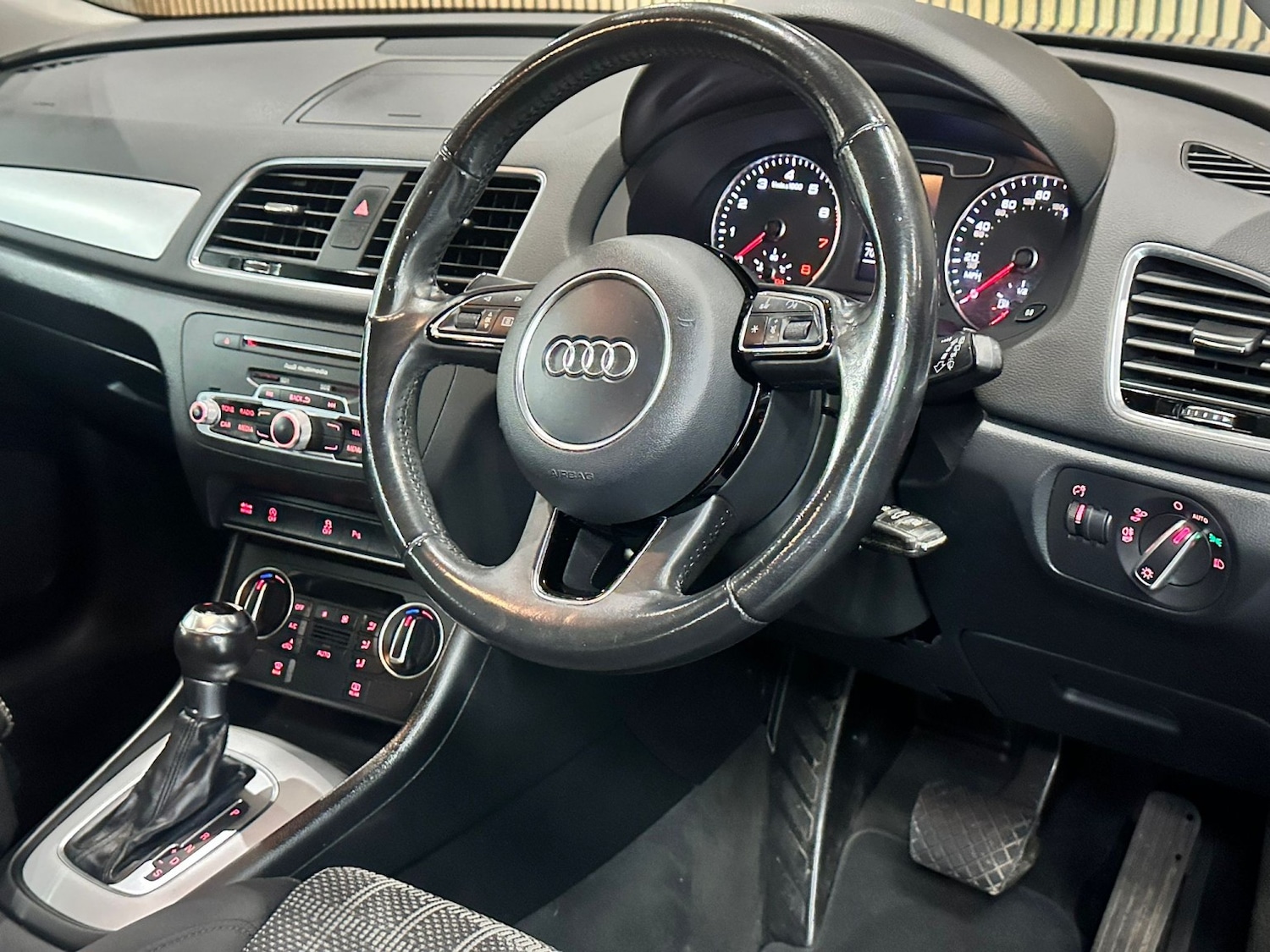 Used Audi Q3 2017 for sale - 77264362: Photo 26