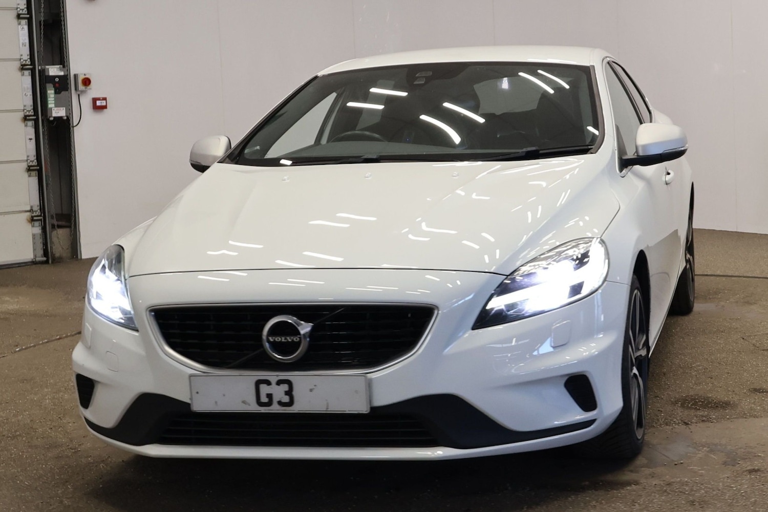 Used Volvo V40 2016 for sale - 78190620: Photo 2