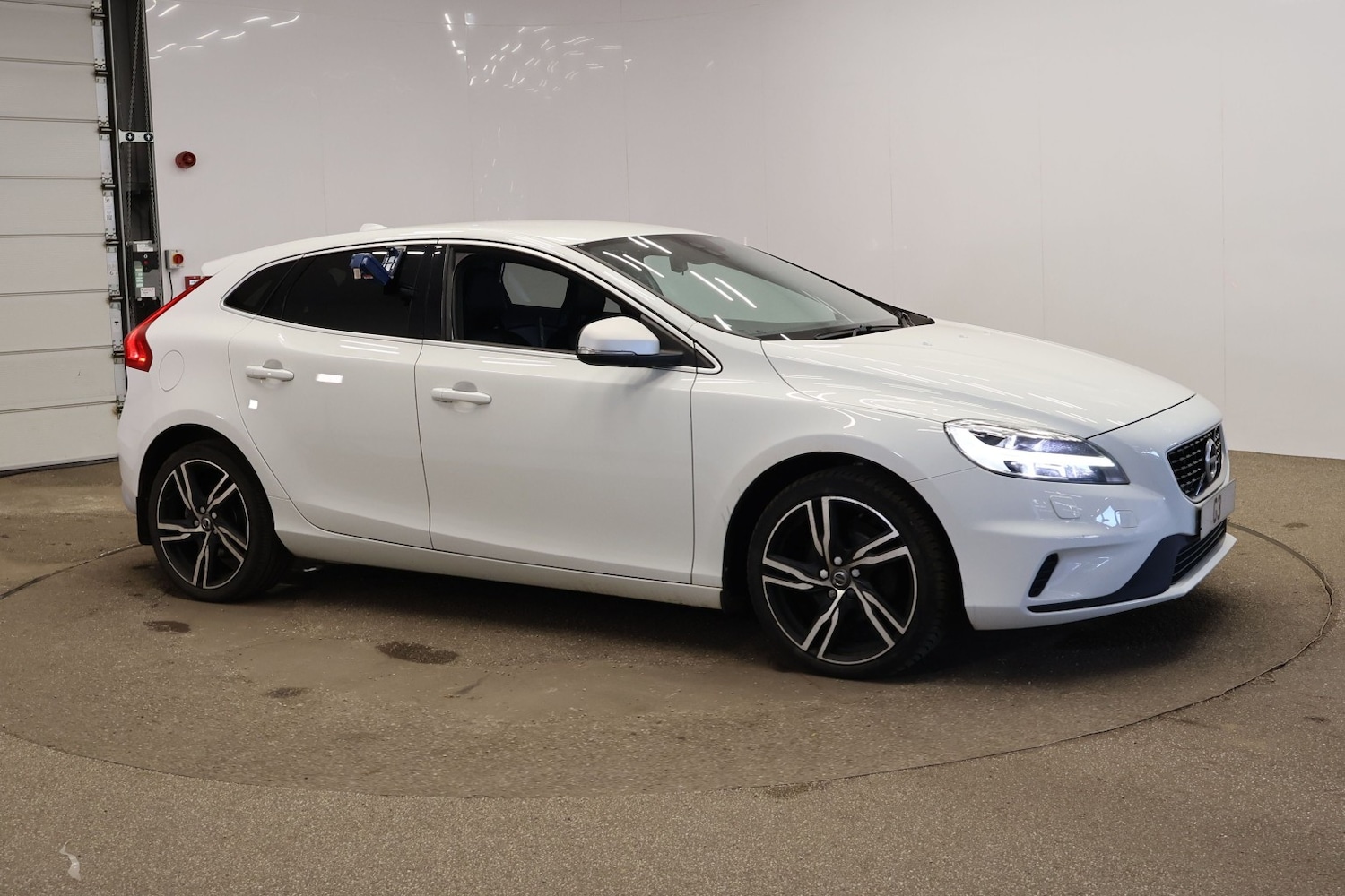 Used Volvo V40 2016 for sale - 78190620: Photo 4