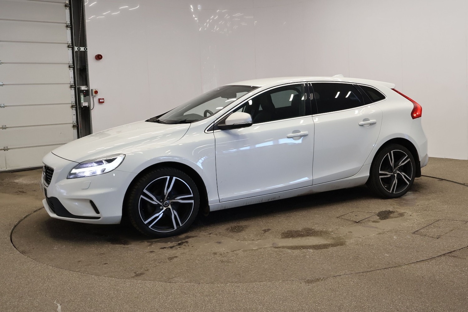 Used Volvo V40 2016 for sale - 78190620: Photo 5