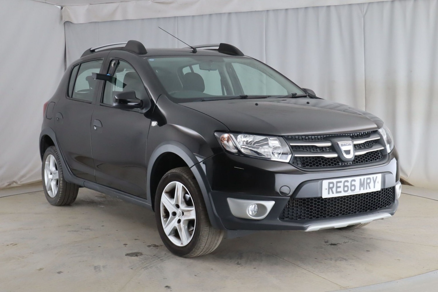 Used Dacia Sandero Stepway 2016 for sale - 77915754: Photo 4