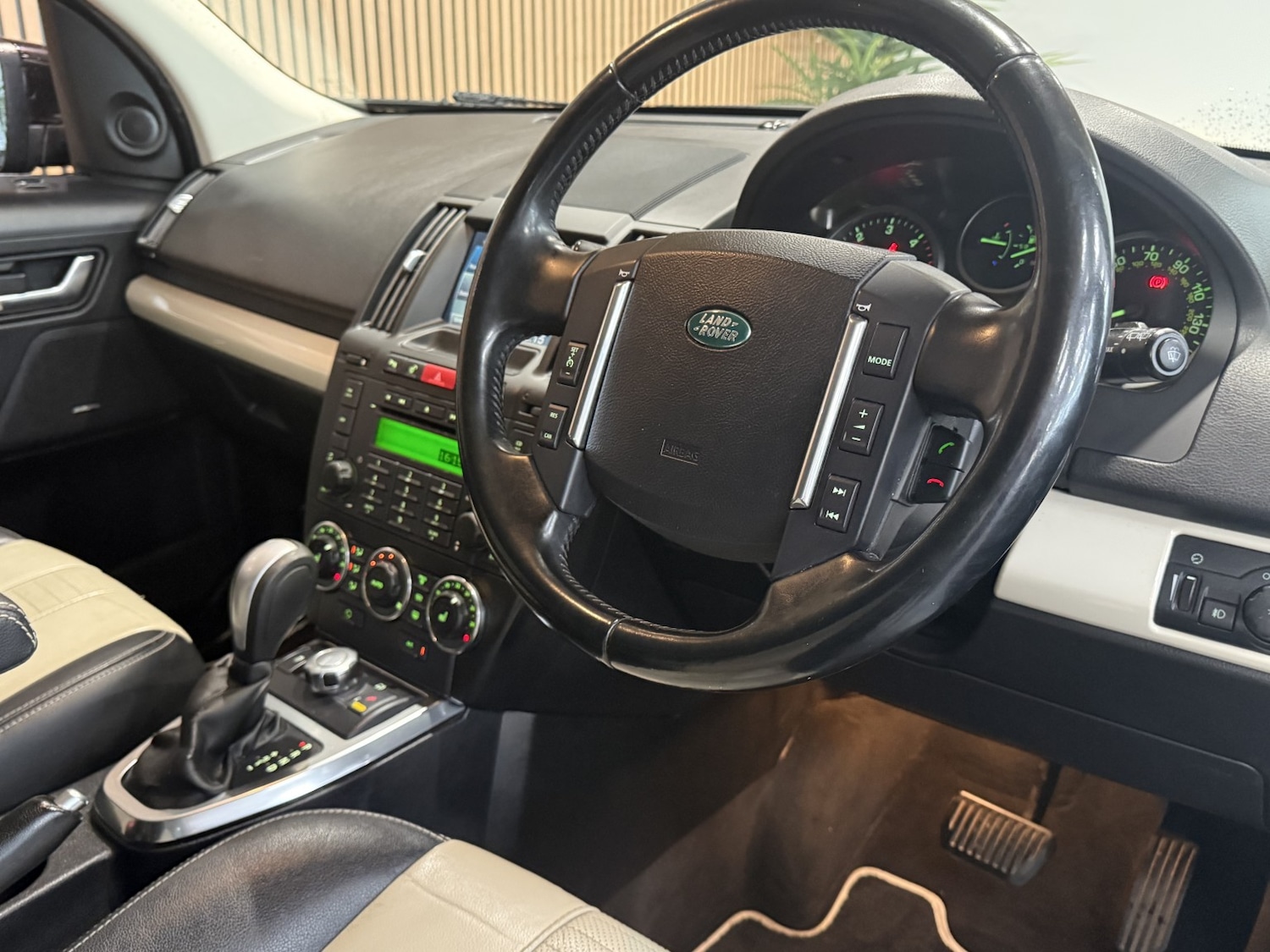 Used Land Rover Freelander 2012 for sale - 76504691: Photo 16