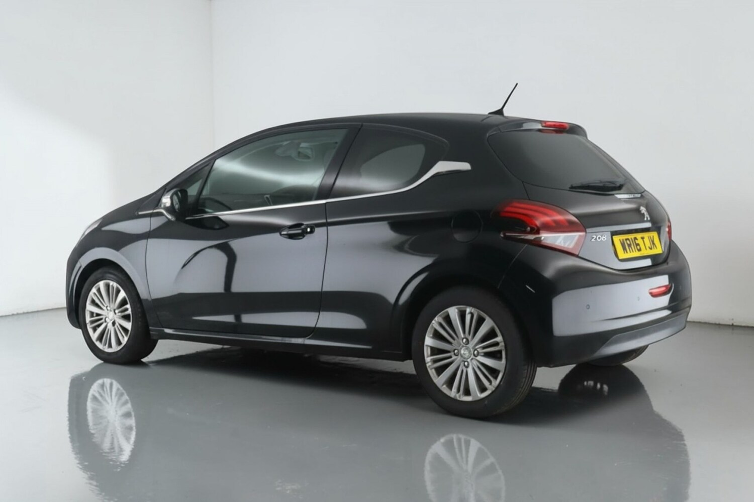 Used Peugeot 208 2016 for sale - 77729552: Photo 6