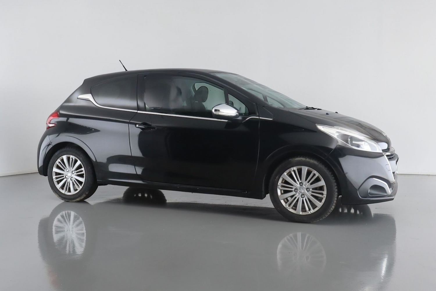 Used Peugeot 208 2016 for sale - 77729552: Photo 7