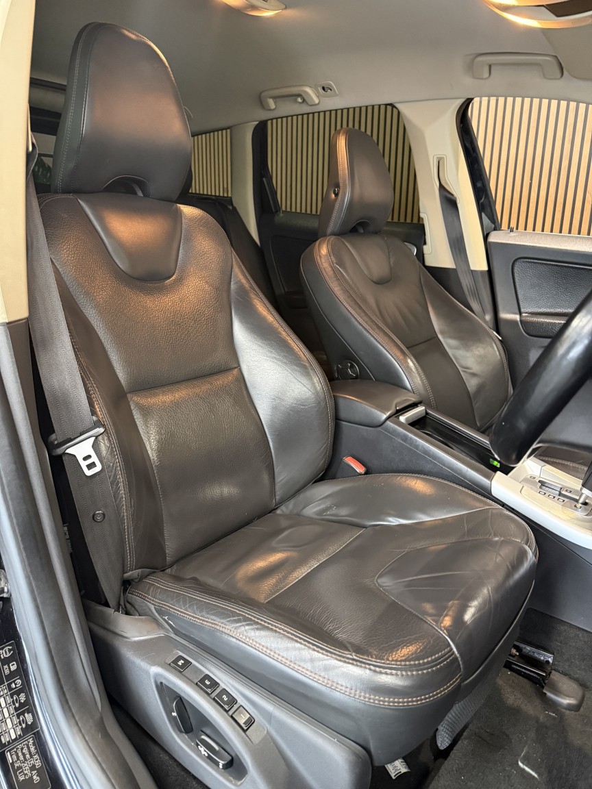 Used Volvo XC60 2010 for sale - 77548322: Photo 12