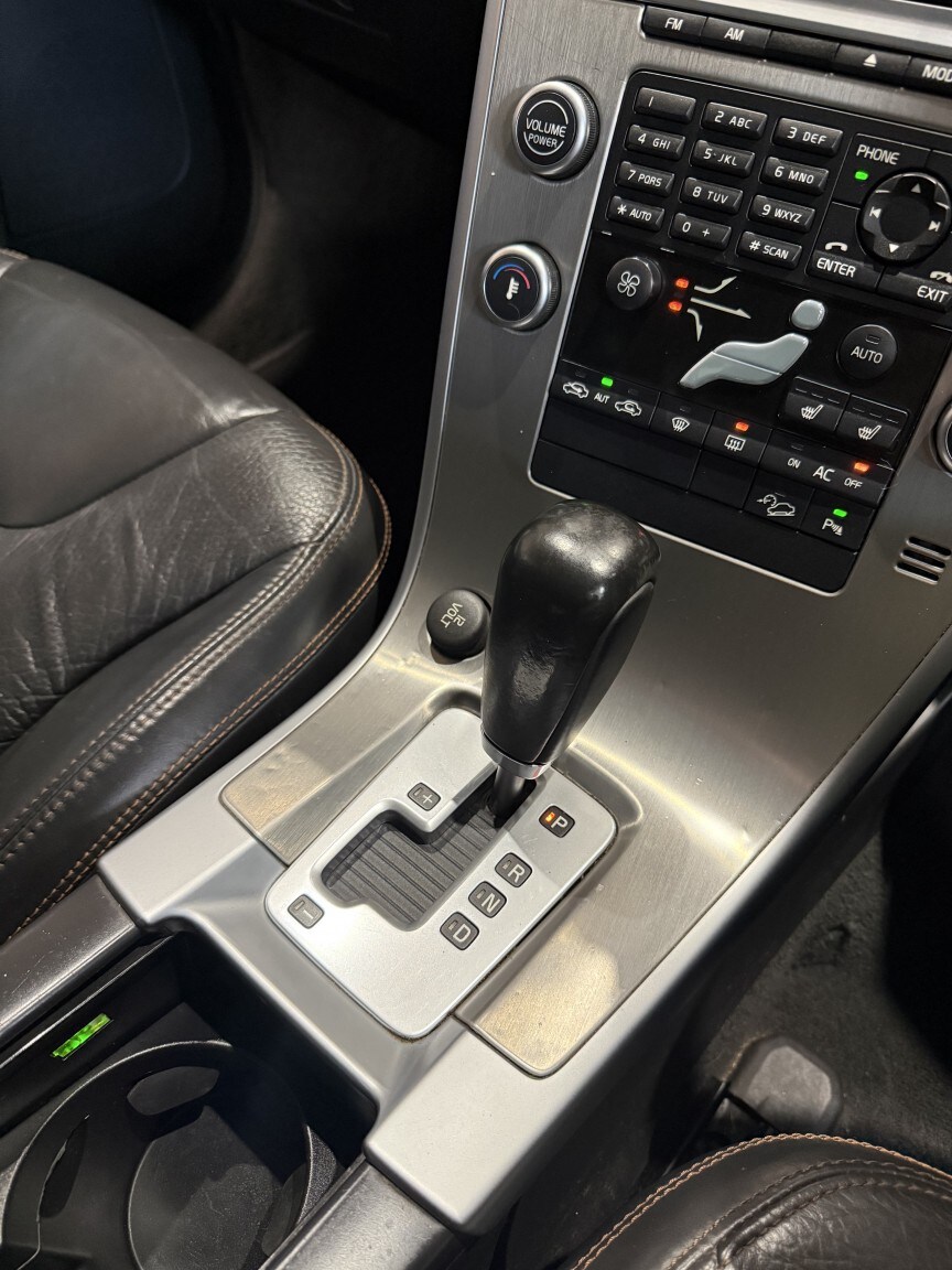 Used Volvo XC60 2010 for sale - 77548322: Photo 20