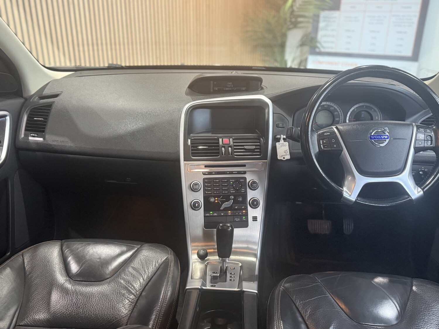 Used Volvo XC60 2010 for sale - 77548322: Photo 21