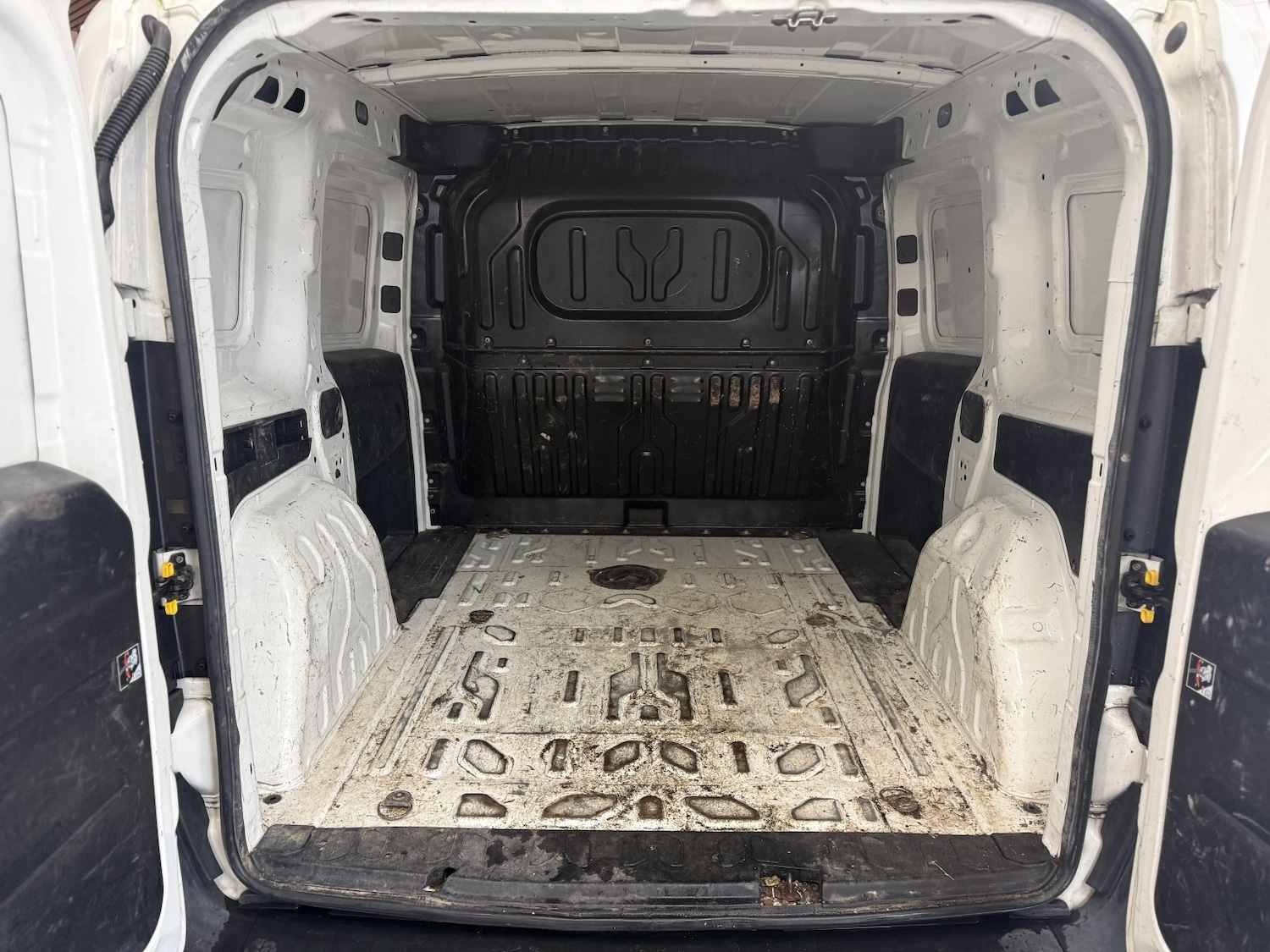 Used Vauxhall Combo 2015 for sale - 77595415: Photo 12
