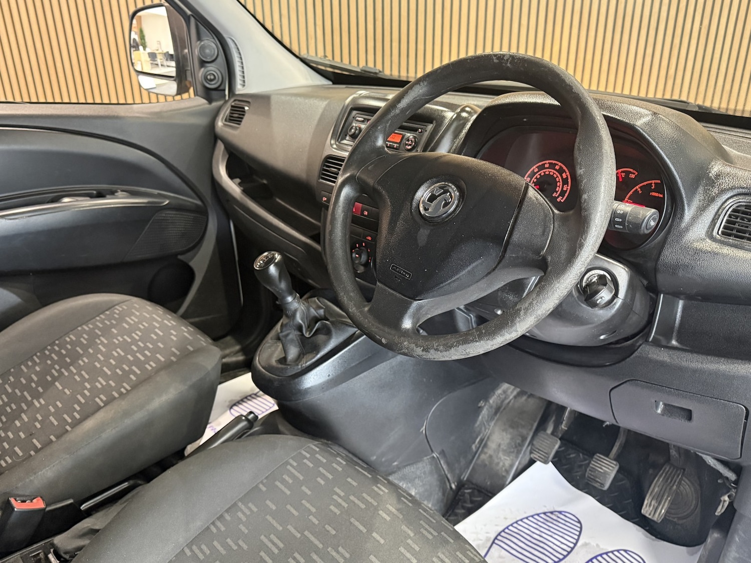 Used Vauxhall Combo 2015 for sale - 77595415: Photo 9