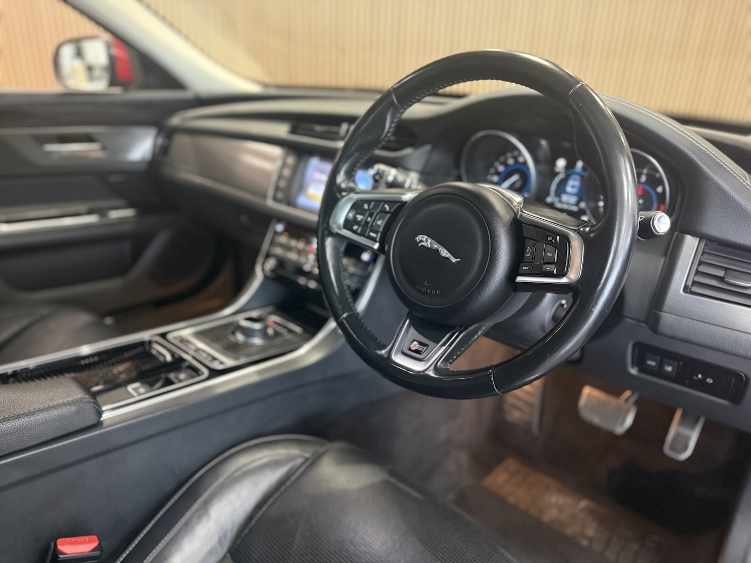 Used Jaguar XF 2016 for sale - 77643780: Photo 15