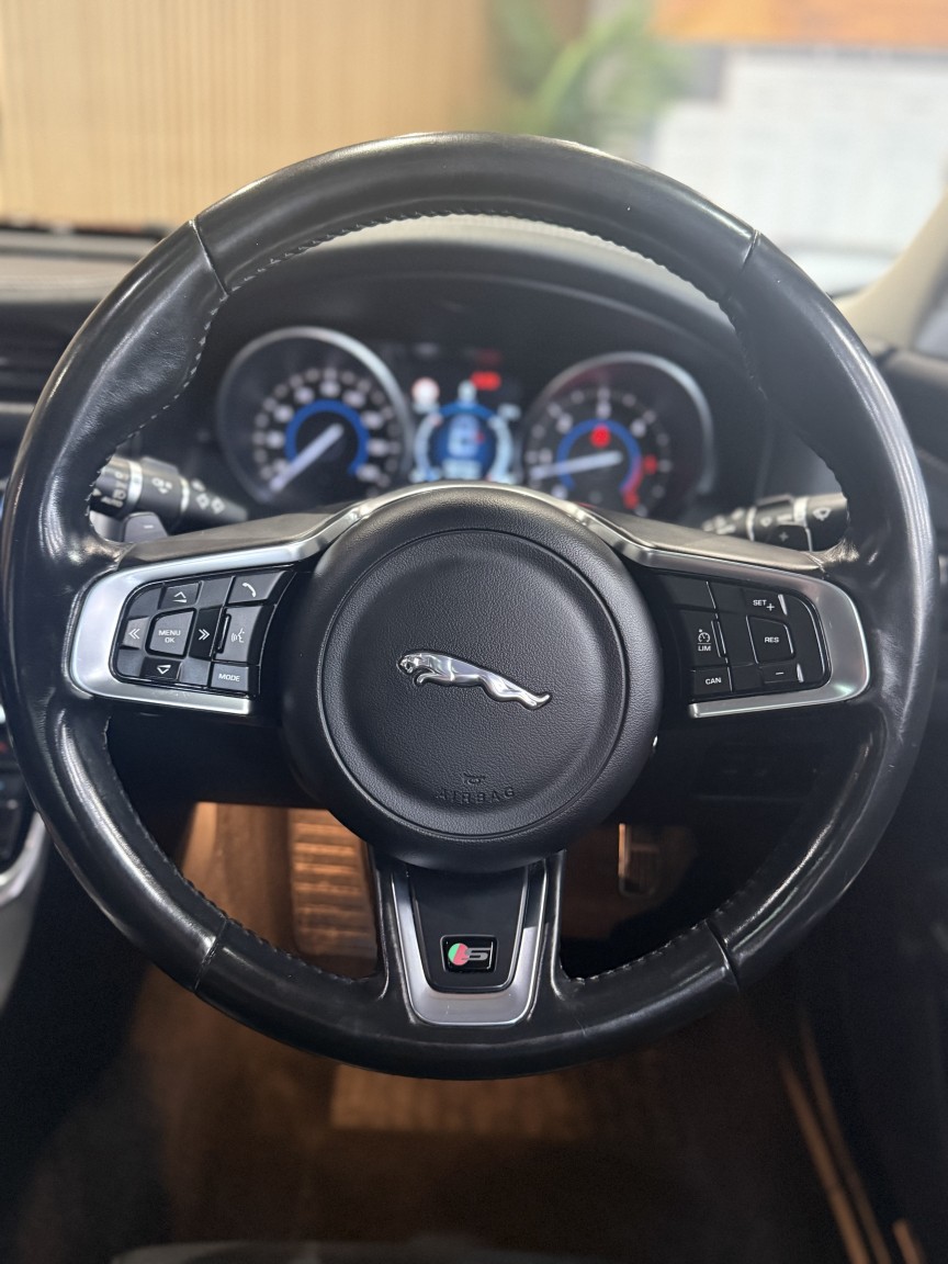 Used Jaguar XF 2016 for sale - 77643780: Photo 17