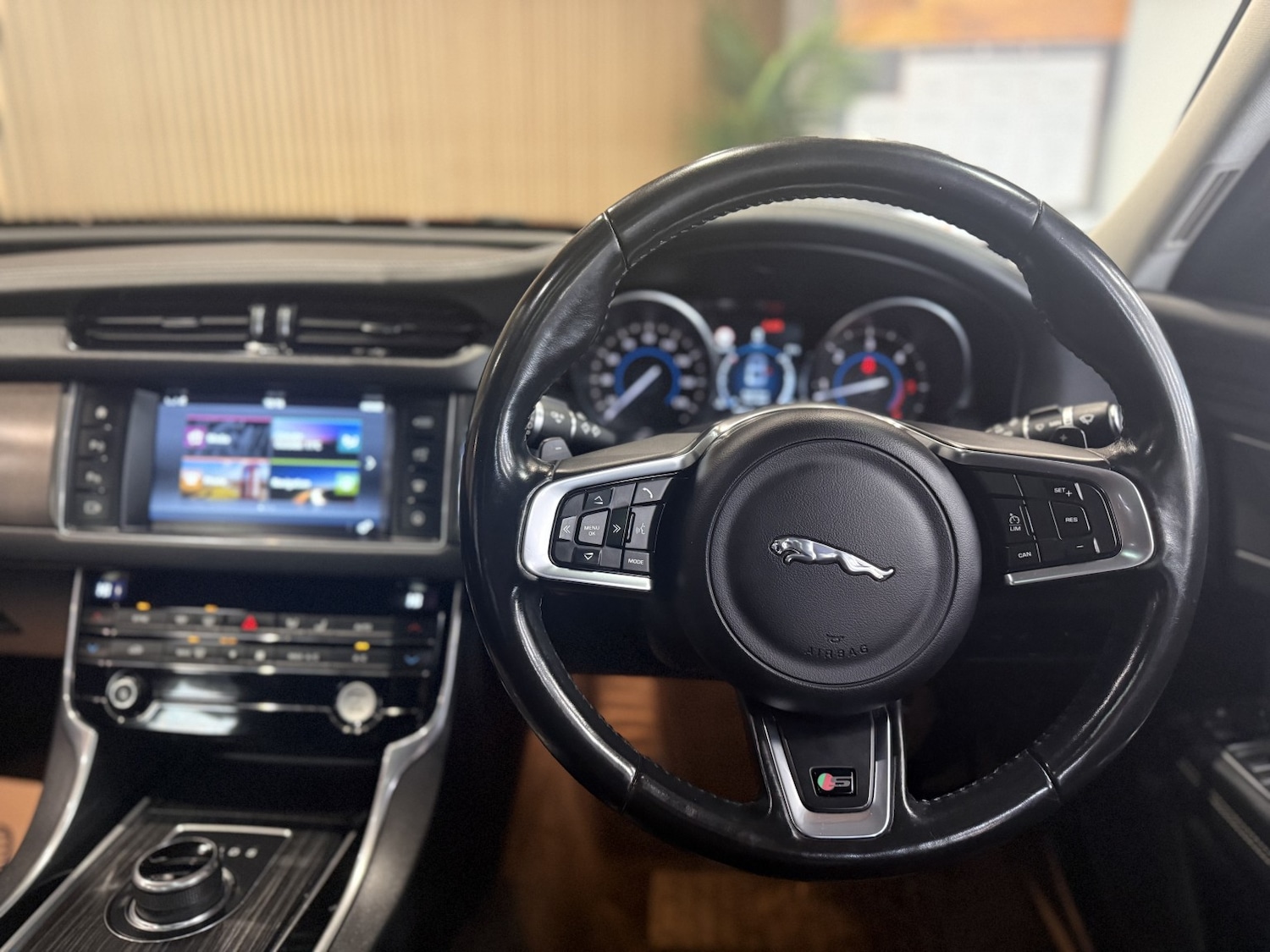 Used Jaguar XF 2016 for sale - 77643780: Photo 18