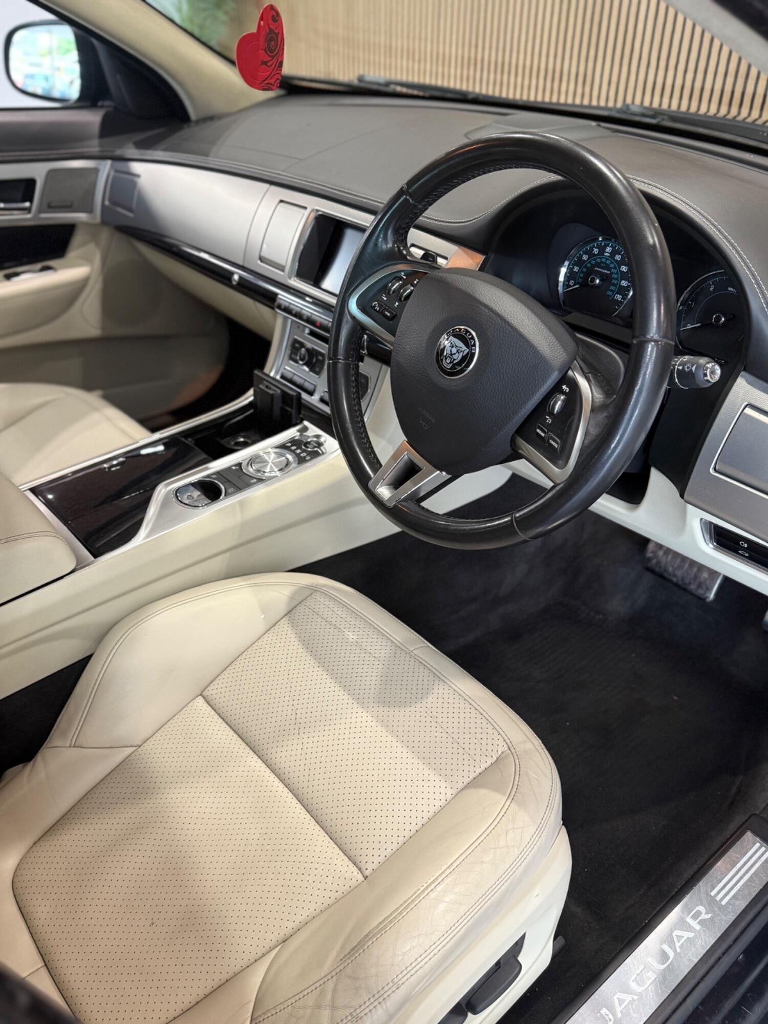 Used Jaguar XF 2014 for sale - 76769126: Photo 13