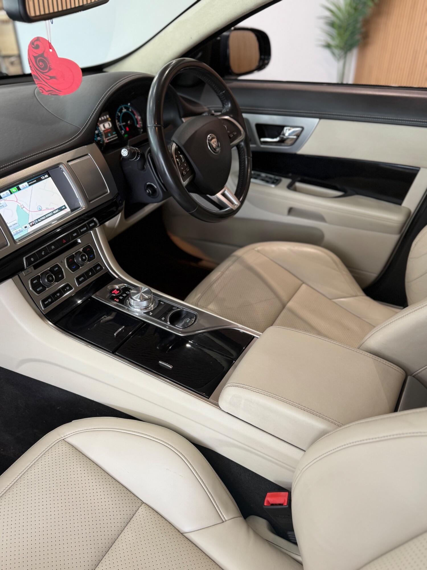 Used Jaguar XF 2014 for sale - 76769126: Photo 19