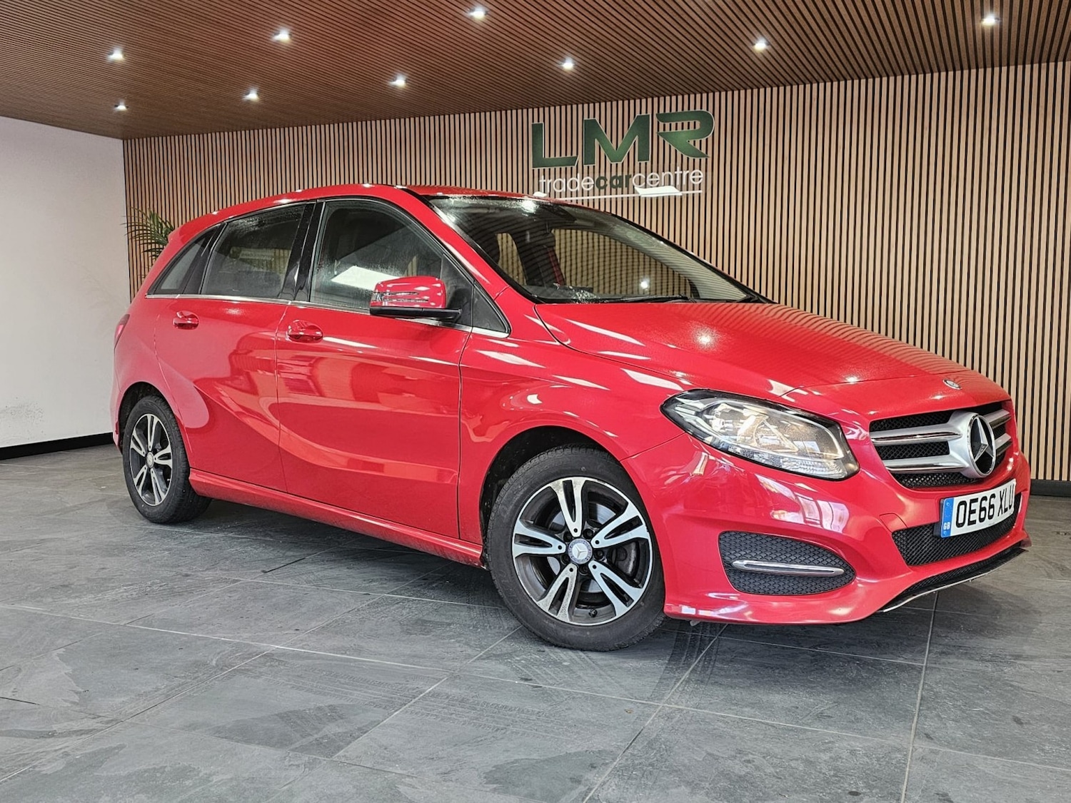 Used Mercedes-Benz B Class 2017 for sale - 76762175: Photo 4