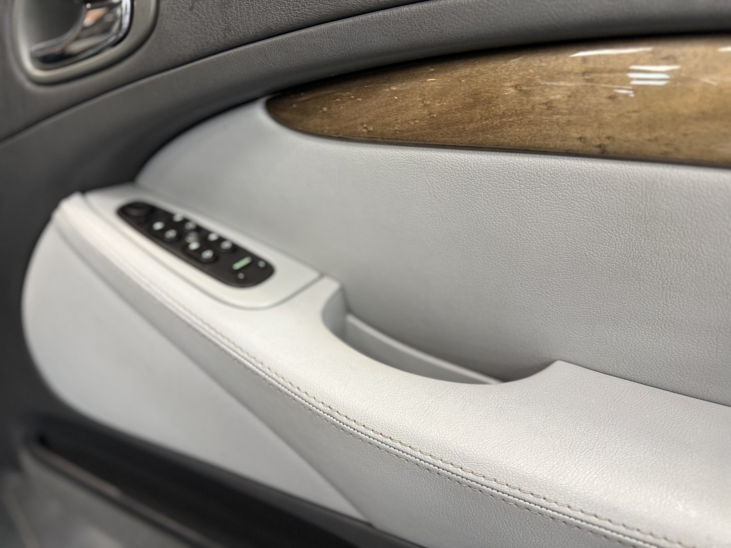 Used Jaguar S-Type 2005 for sale - 77721360: Photo 11