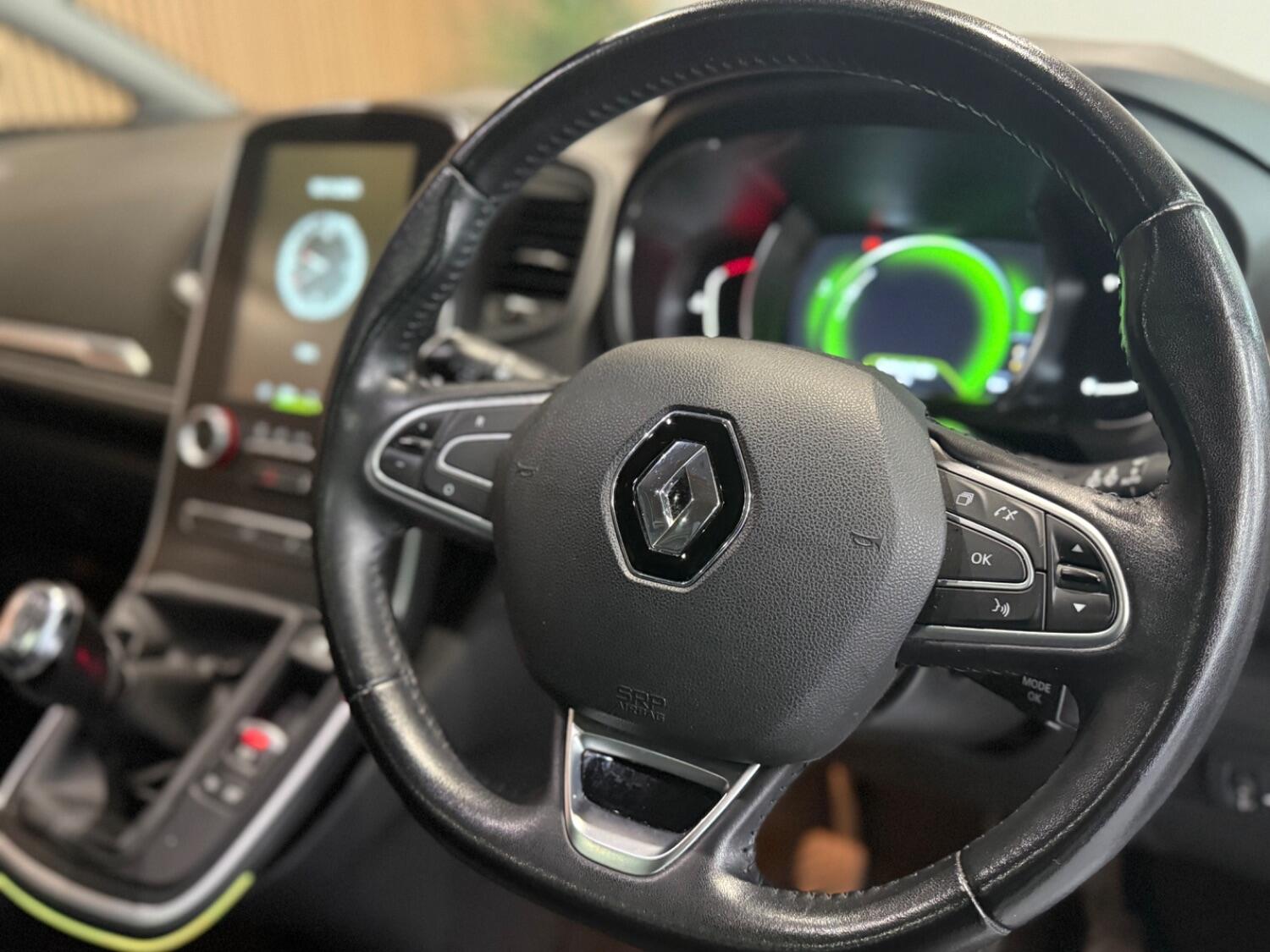 Used Renault Grand Scenic 2017 for sale - 76186681: Photo 15