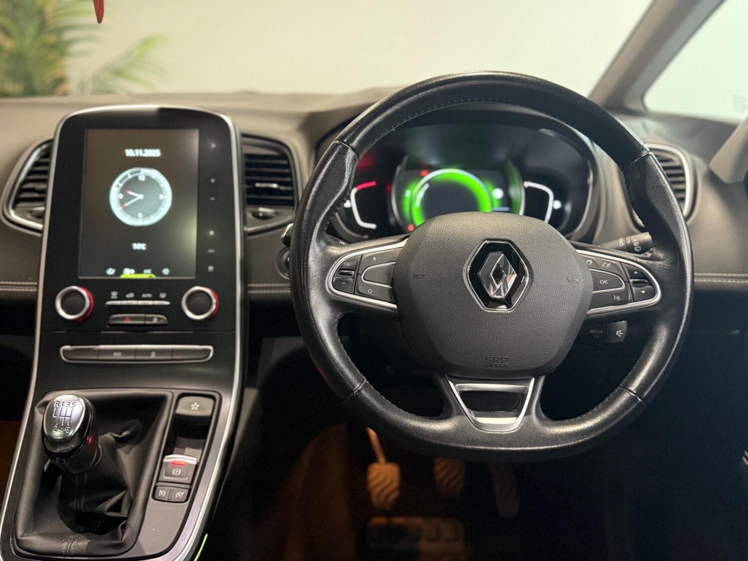 Used Renault Grand Scenic 2017 for sale - 76186681: Photo 16