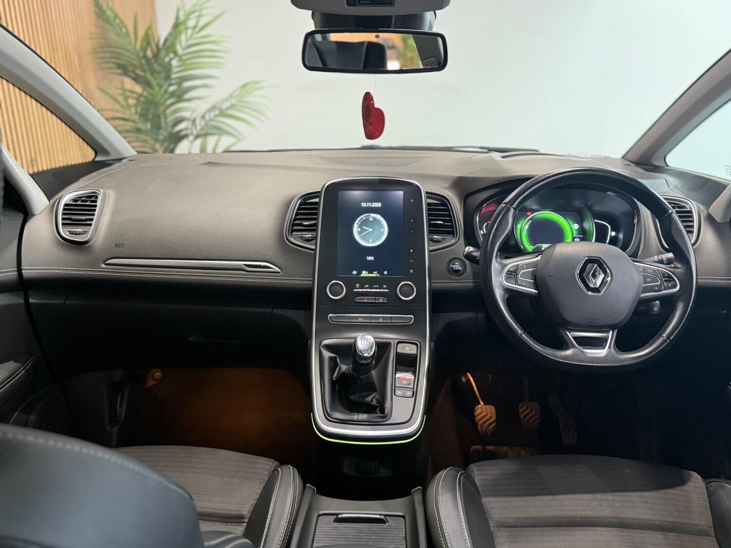 Used Renault Grand Scenic 2017 for sale - 76186681: Photo 23