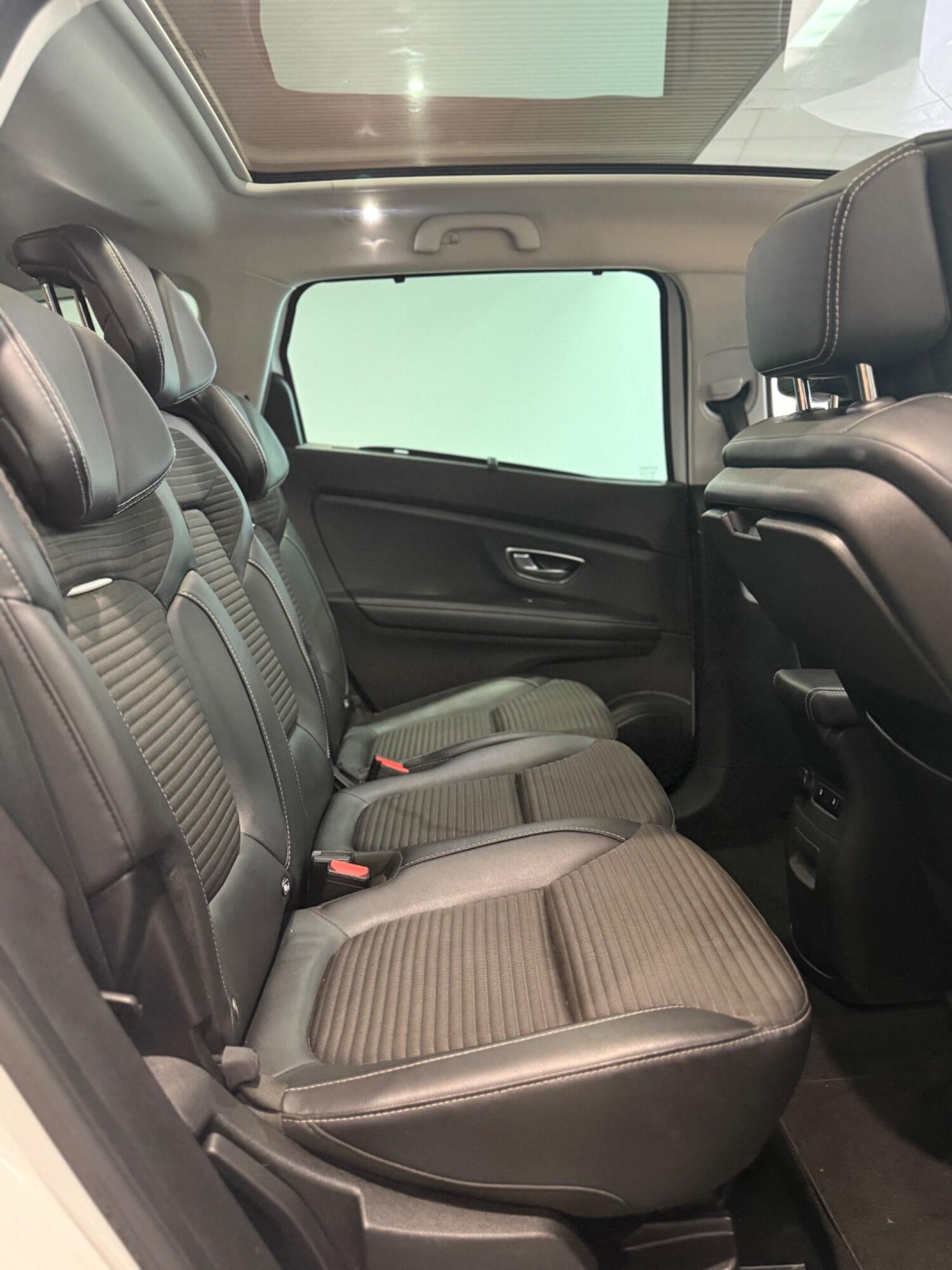 Used Renault Grand Scenic 2017 for sale - 76186681: Photo 26