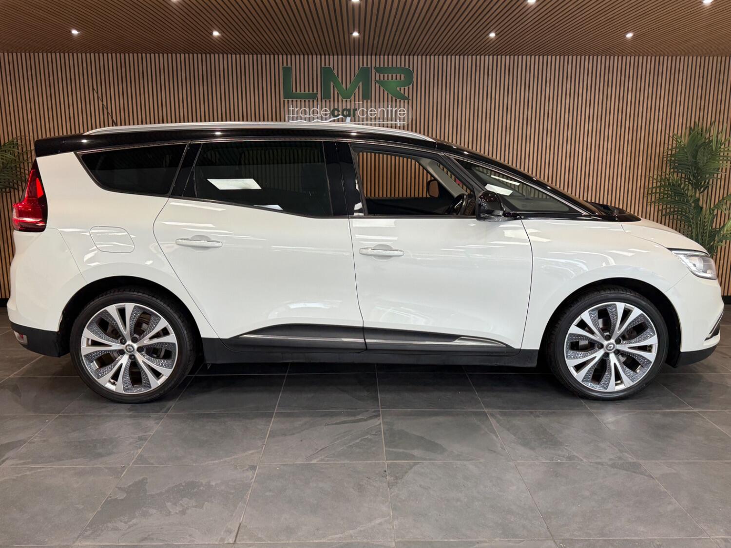 Used Renault Grand Scenic 2017 for sale - 76186681: Photo 5