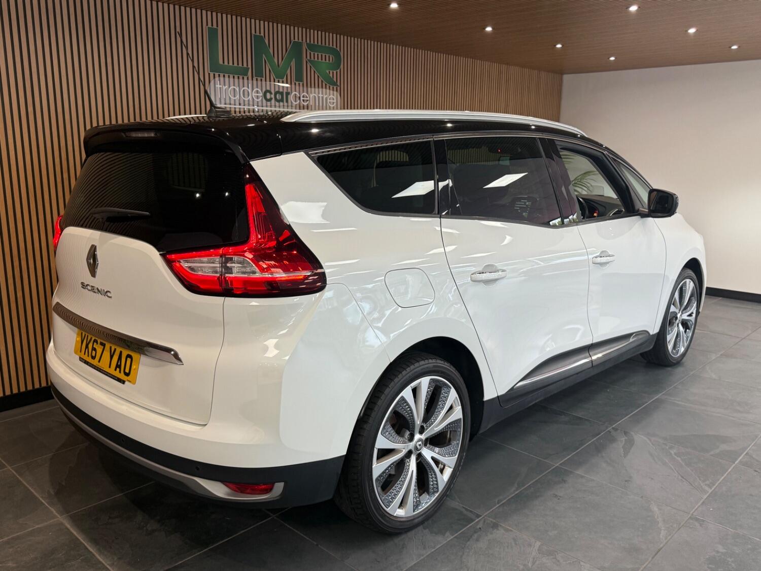 Used Renault Grand Scenic 2017 for sale - 76186681: Photo 6