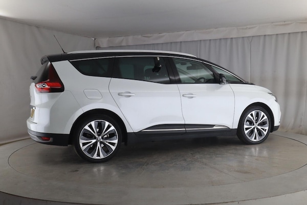 Used Renault Grand Scenic 2017 for sale - 76186681: Photo 6